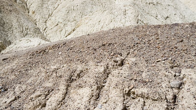 水泥砂漿出現(xiàn)泡沫怎么辦？用什么方法解決好？