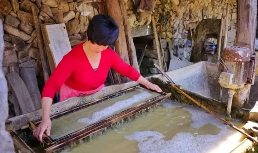 造紙消泡劑應(yīng)用場景圖